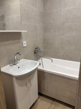 2-к квартира, 10/16 эт., 57м²